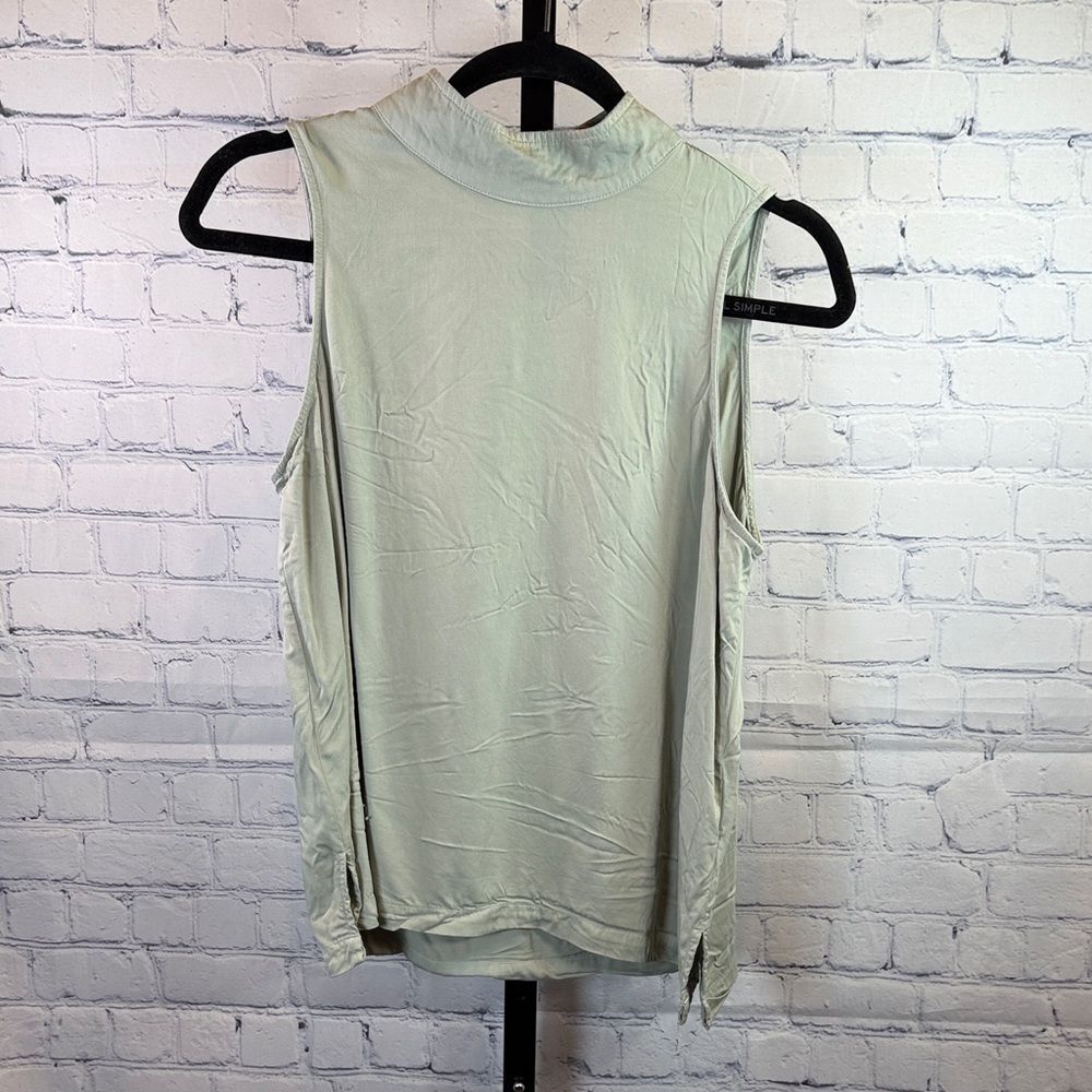 Cloth & Stone Sage Green Sleeveless Tank Top